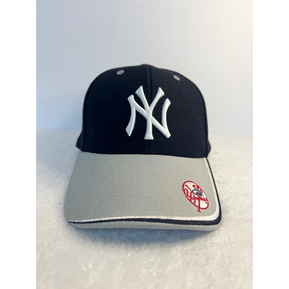 Vintage 90's New York Yankees Cap Twins Enterprise Two Tone Snapback Cap MLB